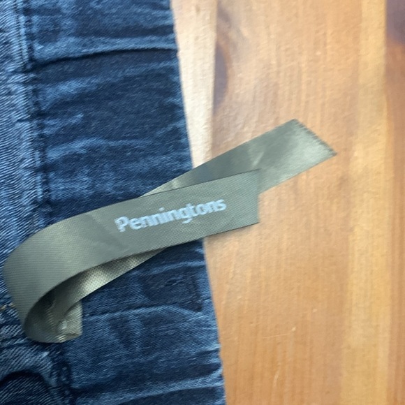 Pennington’s Denim Capris, Medium Weight, Back Pockets, Elastic Waist w Stretch - Picture 10 of 12